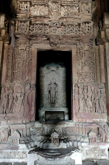 Image 9: Entrance to Garbhagriha, Lakshmana Temple, Khajuraho, Madhya Pradesh, India. Chandella period, reign of Yasovarman, 954 CE. Image courtesy: Arunima Tiwari.