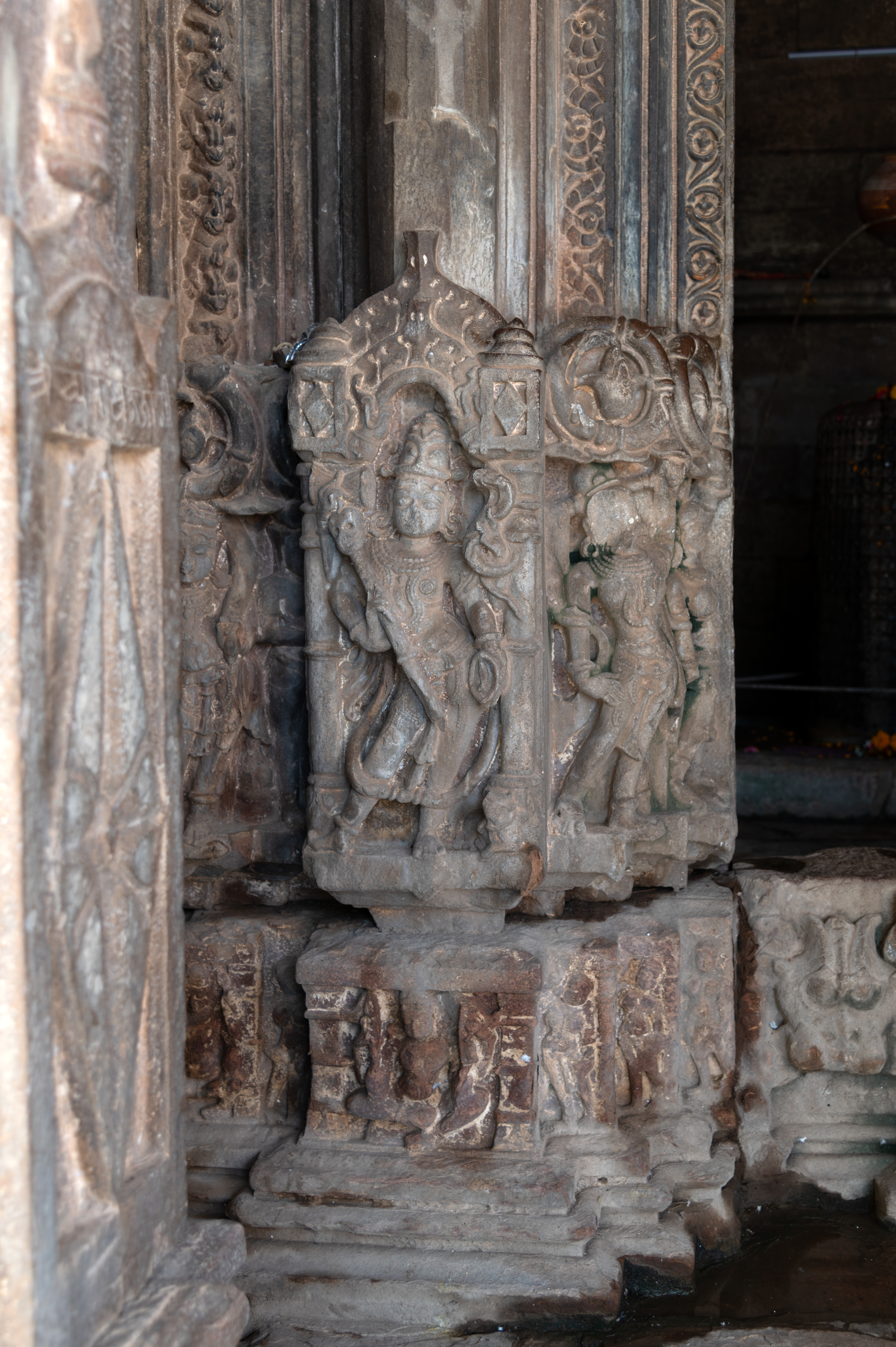 Image 11: The inner pilaster of the mandapa (pillared hall) is engraved with Nagari letters spelling ‘Achintyadhvaja Jogi’.