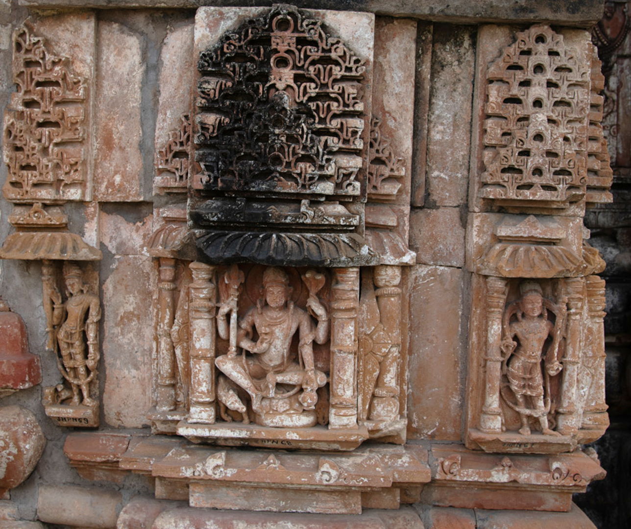 Image 13: Shiva (middle) and Vayu (left), north wall, antarala (vestibule) of the Sitaleshwar Temple.